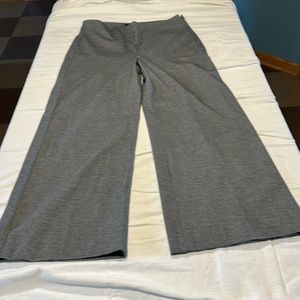 Ann Taylor gray size 4 wide leg pants.